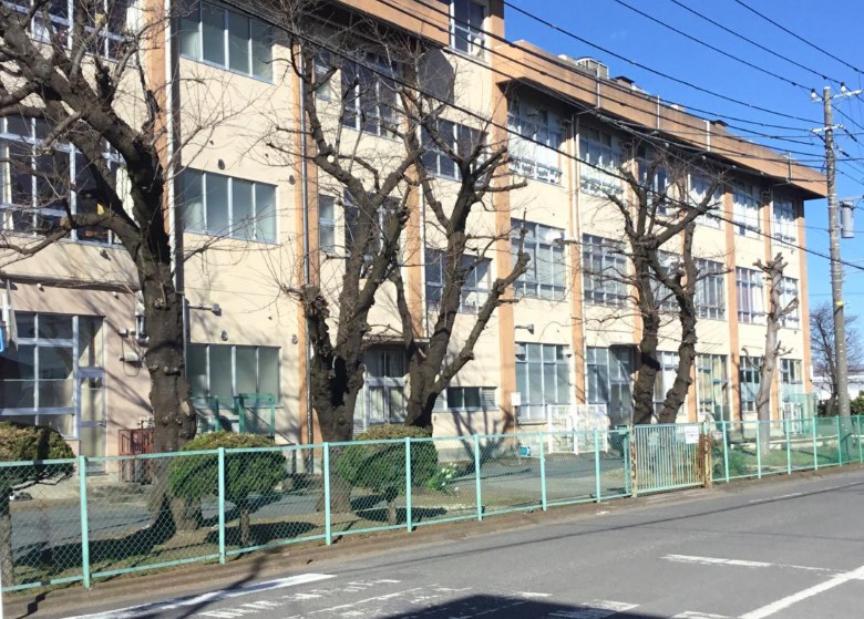 麻溝台中学校 徒歩約13分(約1,000m)