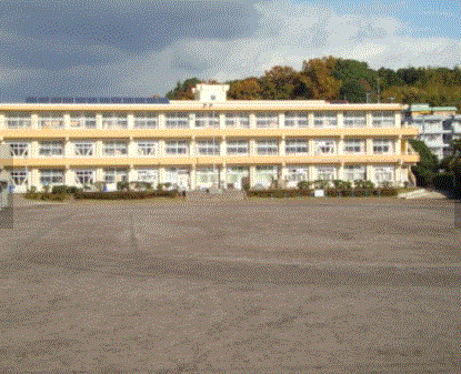 東小学校 徒歩約15分(約1,100m)