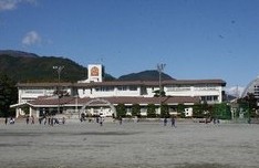 櫛形北小学校 徒歩約5分(約363m)