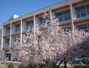 三村小学校 徒歩約28分(約2,200m)