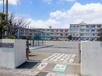 中島小学校 徒歩約12分(約850m)